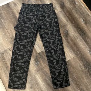 NEW NEVER WORN FRESH HIGH FASHION DESIGN DENIM JEANS